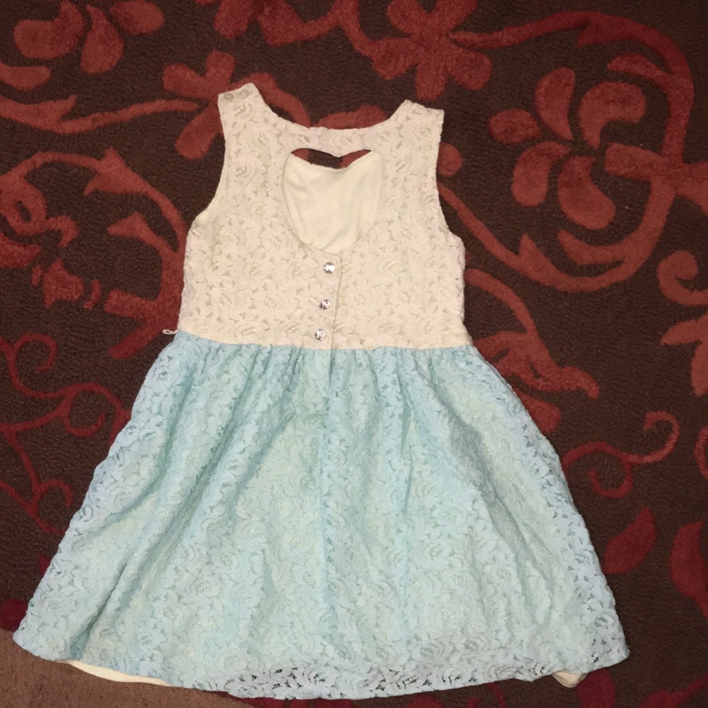 Girl’s Dress - Picture 2 of 3